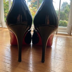 Christian louboutin simple pump 85 patent